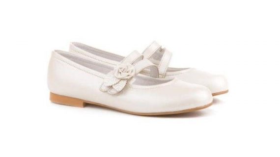 Consejos a la hora de elegir los zapatos de comunión de tu hija