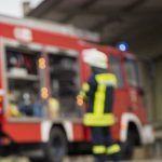 Un incendio nunha ferraxería obrigou a desaloxar un edificio en Rianxo sen rexistrar danos persoais