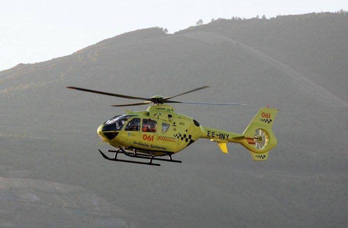 Unha muller foi trasladada inconsciente en helicóptero tras sufrir un atropelo en Muros