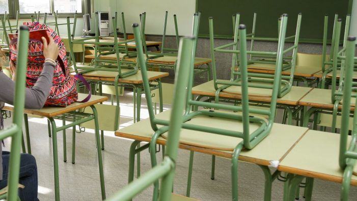 A Comisión Escolar de Alertas suspende mañá as actividades no exterior na Mariña e zona Noroeste da Coruña A Comisión Escolar de Alertas suspende mañá as actividades no exterior na Mariña e zona Noroeste da Coruña