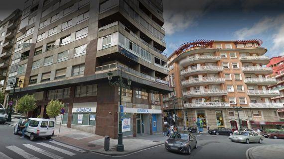 La Policía Nacional detiene a un varón responsable de varios Robos en Interior de Vehículo, y que tenía diversas órdenes de alejamiento de garajes, imputándole por ello 3 delitos de Robo con Fuerza