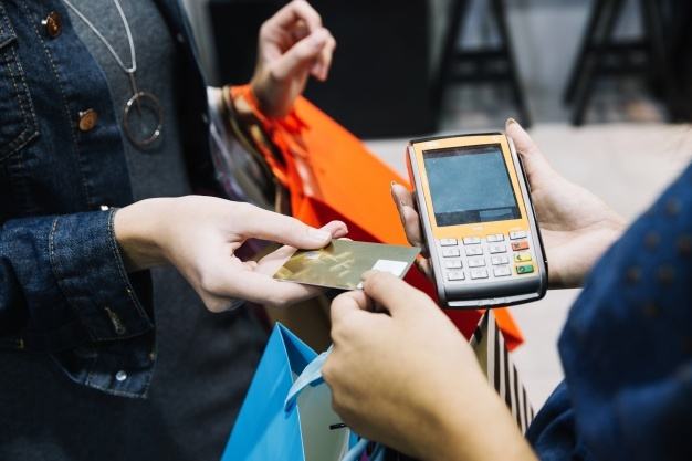 A unión de consumidores de Galicia propón facilitar as compras transfronterizas creando un gabinete de apoio ao abeiro do orzamento participativo