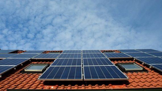 Autoconsumo con paneles solares low cost, que no te engañen