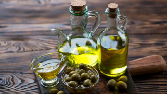 Luis Planas solicita al comisario de Agricultura la prórroga del almacenamiento privado de aceite de oliva para recuperar los precios