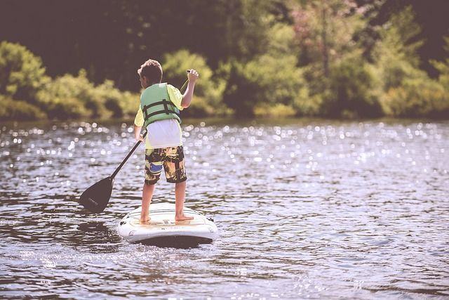 ¿Por qué los chalecos salvavidas para los niños son más seguros que los flotadores?