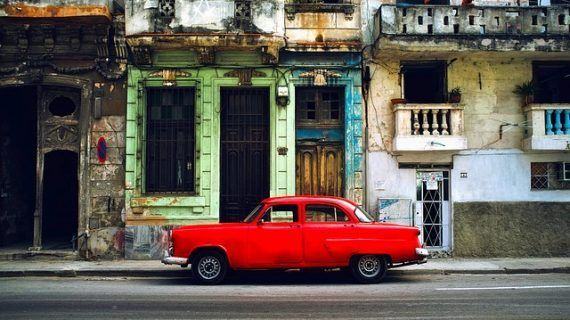 Más españoles en Cuba que cubanos en España