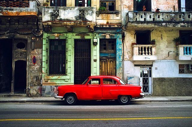 Más españoles en Cuba que cubanos en España