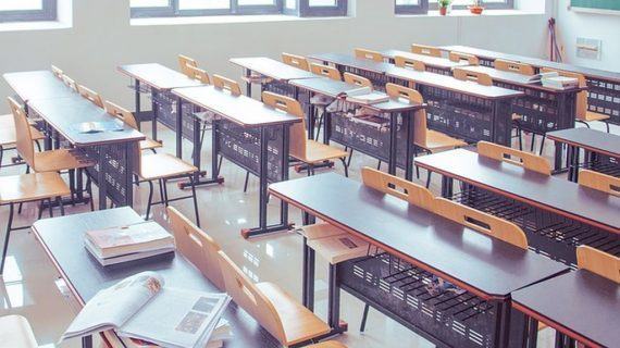 O Pleno reclama á Xunta que invista 40 millóns de euros na reforma integral dos centros educativos públicos