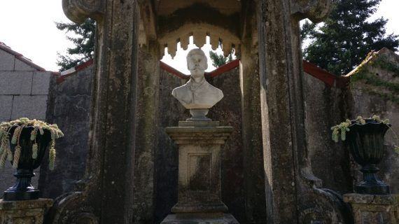 Descubre tres rutas literarias gratuitas por los cementerios históricos de las Rías Baixas