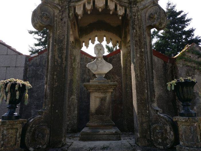 Descubre tres rutas literarias gratuitas por los cementerios históricos de las Rías Baixas