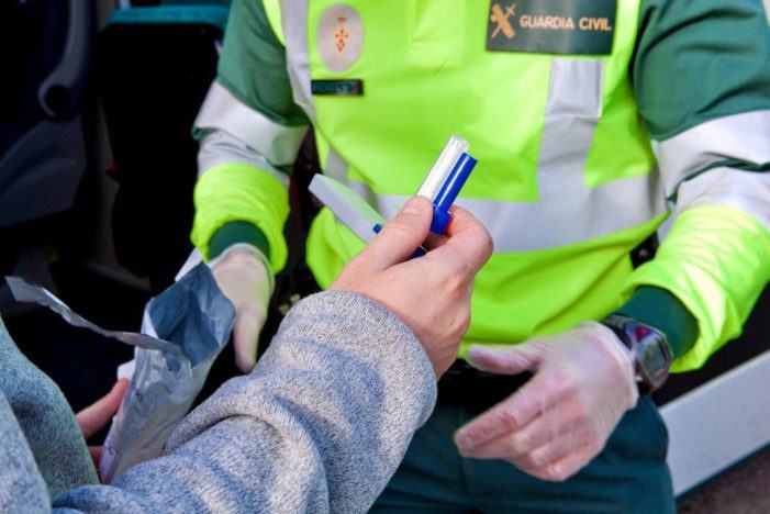 Tráfico realizará máis de 20.000 probas diarias de alcol e outras drogas a condutores