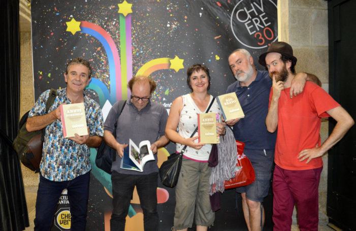 O Grupo Chévere antes de que represente EROSKI PARAÍSO estara na Libraría Cartabón
