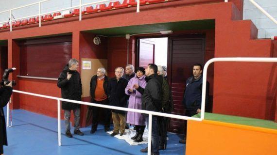 Carmela Silva visita en Fornelos de Montes as obras do novo ximnasio e pista de pádel, “equipamentos do século XXI para loitar contra o despoboamento”