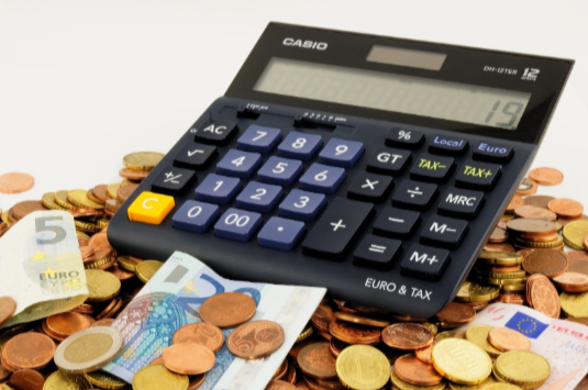 ¿Cómo puede ahorrar un autónomo en el pago de sus impuestos?