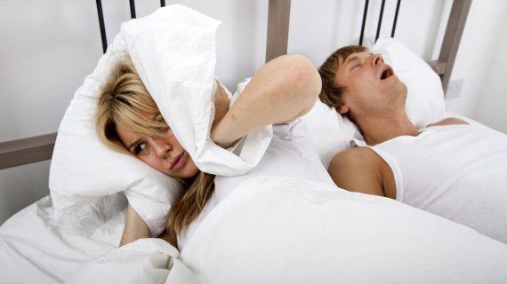 Algunos tips para dejar de roncar en las noches