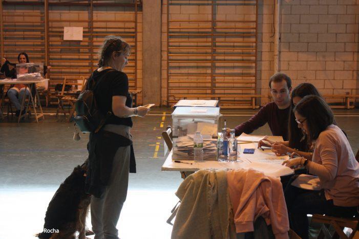 Preto de 2,2 millóns de galegos están chamados mañá a votar nunhas 4.000 mesas repartidas por 2.400 colexios electorais