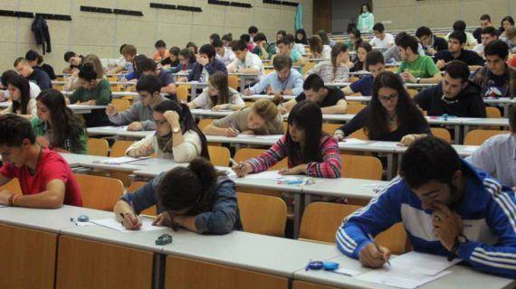 Selectividade 2019: case a metade dos mozos galegos queren estudar “fóra” de casa