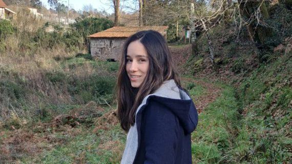 Naír Melo Pazos, natural de Santa María de Tebra, gaña o concurso de deseño da camiseta Día das Letras Galegas de Tomiño