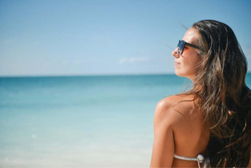 Mitos y verdades sobre tomar el sol que debes tener en cuenta el próximo verano