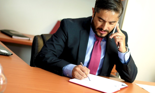 Leyes de obligado cumplimiento para empresas y autónomos