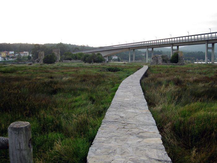 A Deputación de Pontevedra realiza unha inspección especial da ponte de Catoira para coñecer as necesidades de reparación