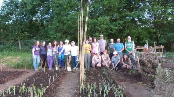 Amigos da Terra pon en marcha o proxecto “Cultivo biointensivo de alimentos: método agroecolóxico innovador para a adaptación ao cambio climático de hortas familiares e comunitarias”.