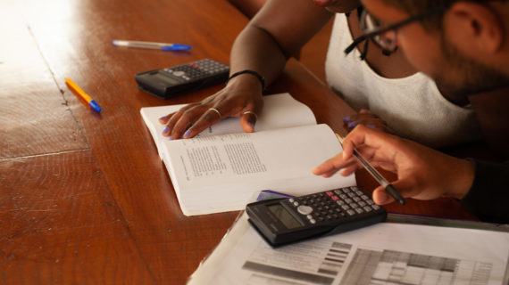 Aberta, ata o 30 de setembro, a convocatoria de premios á excelencia académica para o alumnado de grao e mestrado