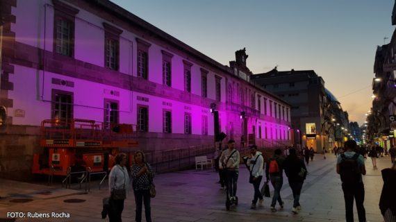 A AECC Vigo convoca mañá unha concentración de mans levantadas no Museo do MARCO para dar a cara contra o cancro de mama