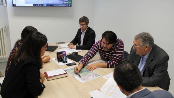 A Deputación de Pontevedra e o Concello de Meis traballarán conxuntamente para solucionar os empozamentos na estrada que comunica coa praza de España