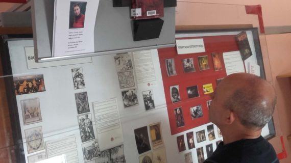 As bruxas enchen a biblioteca de Torrecedeira no primeiro ‘reseñas’ do curso