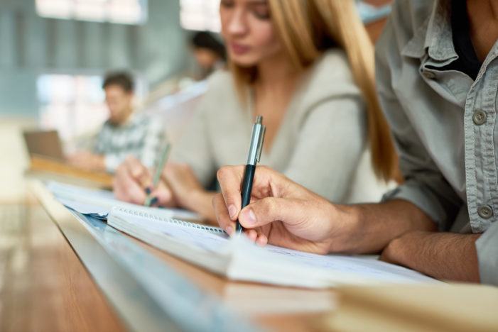 Educación blinda o acceso ás ensinanzas universitarias dos estudantes con dificultades económicas por causas sobrevidas