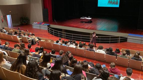 A Universidade estende o asesoramento para persoal orientador aos tres campus