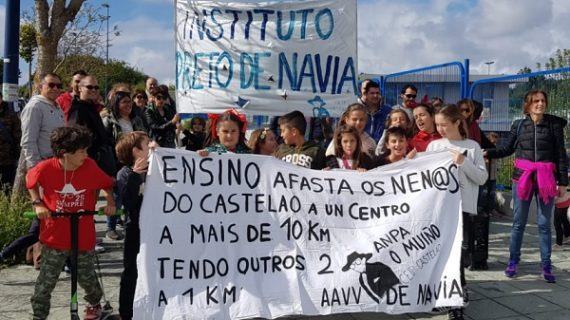 Denuncian la discriminación de los niños que estudian en el colegio de Navia en Vigo por parte de Educación