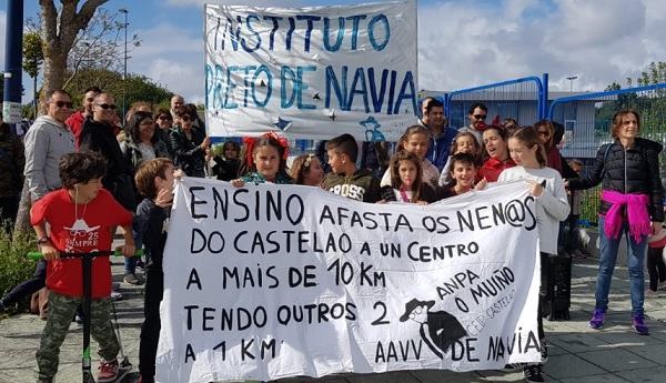 Denuncian la discriminación de los niños que estudian en el colegio de Navia en Vigo por parte de Educación