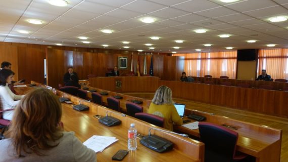 O Goberno de Vigo adianta o importe das becas de comedor ás familias con menos renda