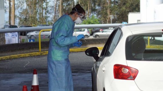 O Sergas estende a todas as áreas o test que se fai sen baixar do coche para pacientes con indicación médica e cita previa