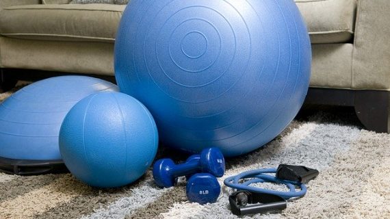 Consejos de entrenamiento para mantenerse en forma en medio del brote de Covid-19