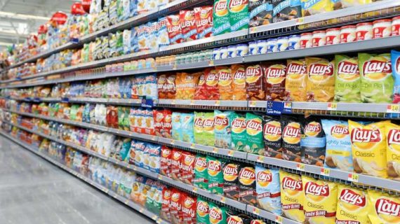 OCU advierte del incremento del consumo de snacks poco saludables durante el confinamiento
