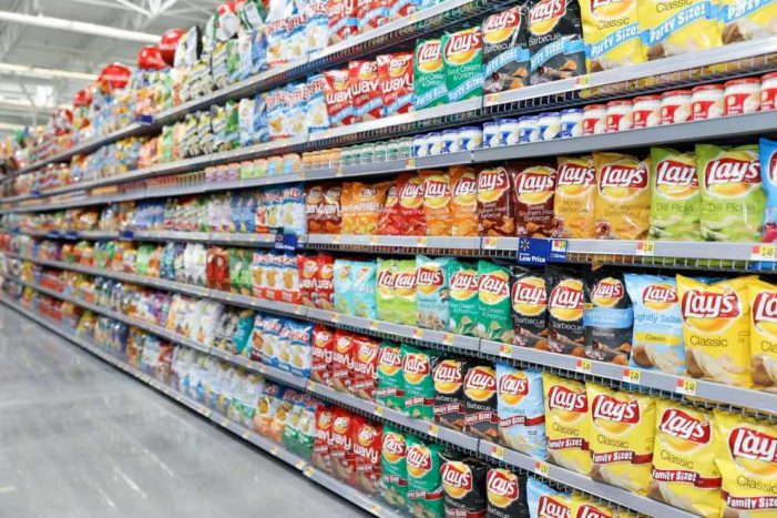 OCU advierte del incremento del consumo de snacks poco saludables durante el confinamiento