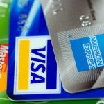 No endeudarse más de la cuenta con tarjetas y préstamos, vital en momentos de crisis económica