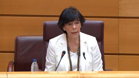 Celaá impulsará la acreditación de competencias profesionales adquiridas mediante la experiencia laboral entre los trabajadores sin titulación