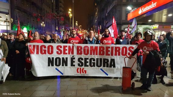 Bombeiros de Vigo alertan da súa “situación insustentable” e sen solución tras 10 meses de folga