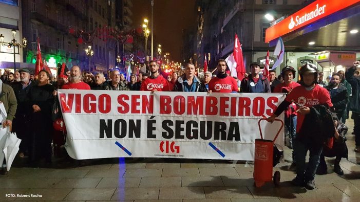 Bombeiros de Vigo alertan da súa “situación insustentable” e sen solución tras 10 meses de folga Bombeiros de Vigo alertan da súa “situación insustentable” e sen solución tras 10 meses de folga