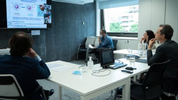 Pedro Duque se reúne con los responsables de proyectos que buscan nuevos test diagnósticos dentro del Fondo COVID