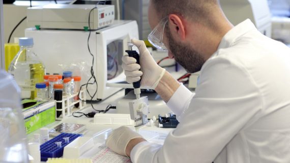 O Goberno galego formaliza 100 novos contratos predoutorais de investigadores nas universidades galegas