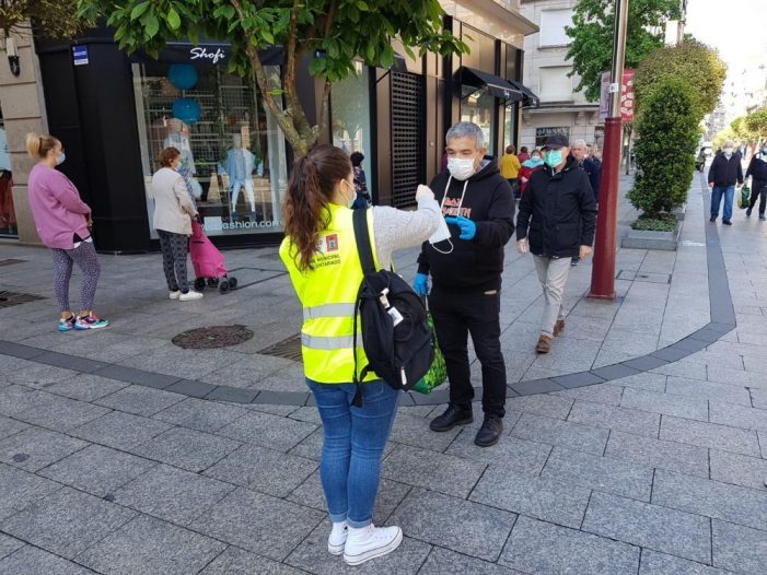 O goberno de Vigo repartirá outras 20.000 máscaras nos mercados municipais