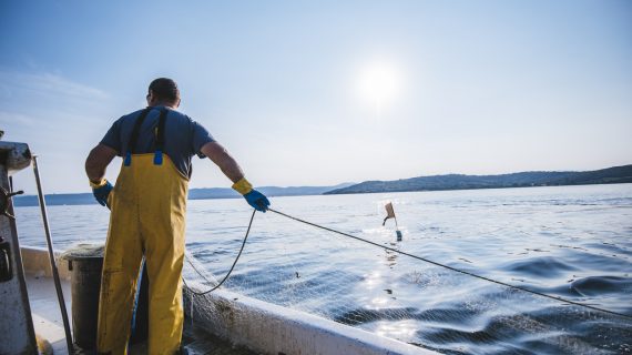 La Consellería del Mar convoca tres nuevos cursos de marinero pescador en la modalidad en línea