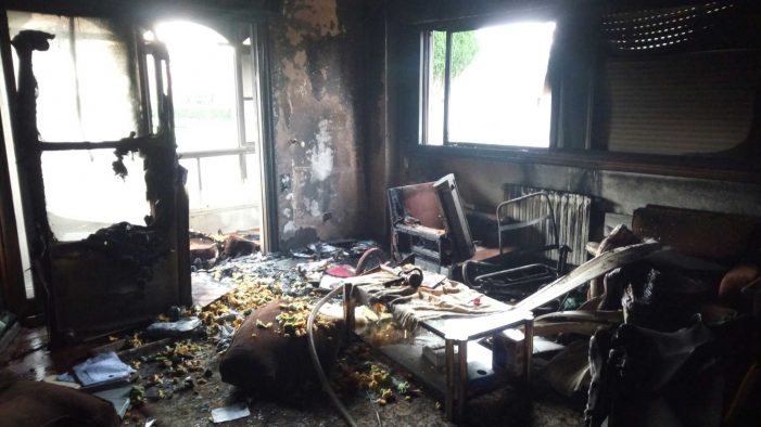 Un cortocircuito provoca un incendio en una vivienda de la calle Paz Pardo
