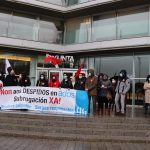 Traballadores/as da atención telefónica de ADOS esixen a subrogación cunha protesta na Xunta en Vigo