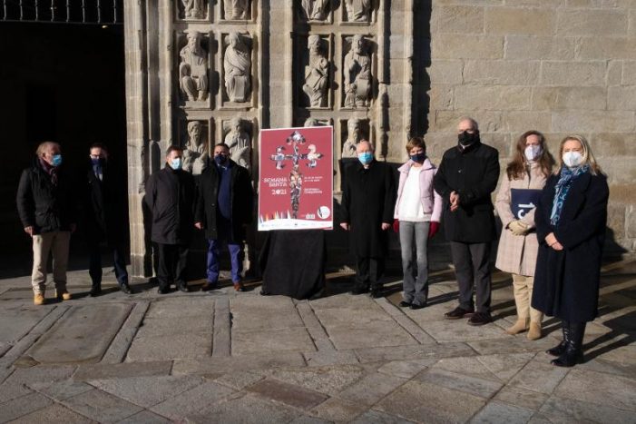 La Xunta participa en la presentación del cartel de la Semana Santa de Santiago en una edición especial con motivo del Año Santo